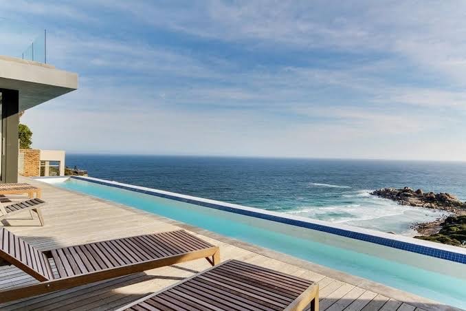 To Let 6 Bedroom Property for Rent in Llandudno Western Cape